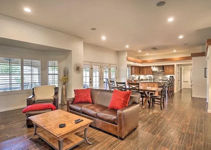 Ferienhaus 11 Mi To Phoenix: Group Escape W/ Patio & Bar! Tempe