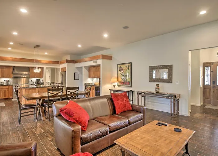 Ferienhaus 11 Mi To Phoenix: Group Escape W/ Patio & Bar! Tempe