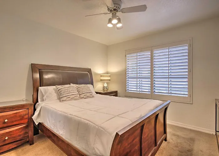 11 Mi To Phoenix: Group Escape W/ Patio & Bar! Ferienhaus Tempe