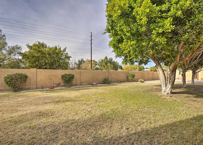 Ferienhaus 11 Mi To Phoenix: Group Escape W/ Patio & Bar! *